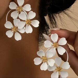 Vintage Camellia Flower Earrings for Women Retro Metal Statement Floral Jewelry